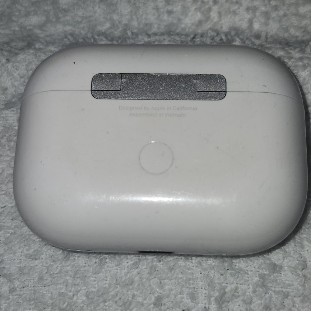 Apple AirPods Pro 2 Charging Case Only A2700 Lightning Genuine 2nd Gen White - Picture 4 of 5